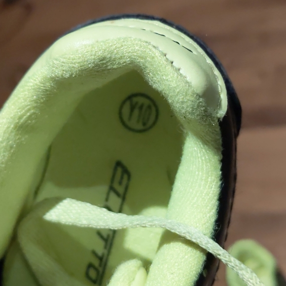 Cleats - Picture 5 of 5